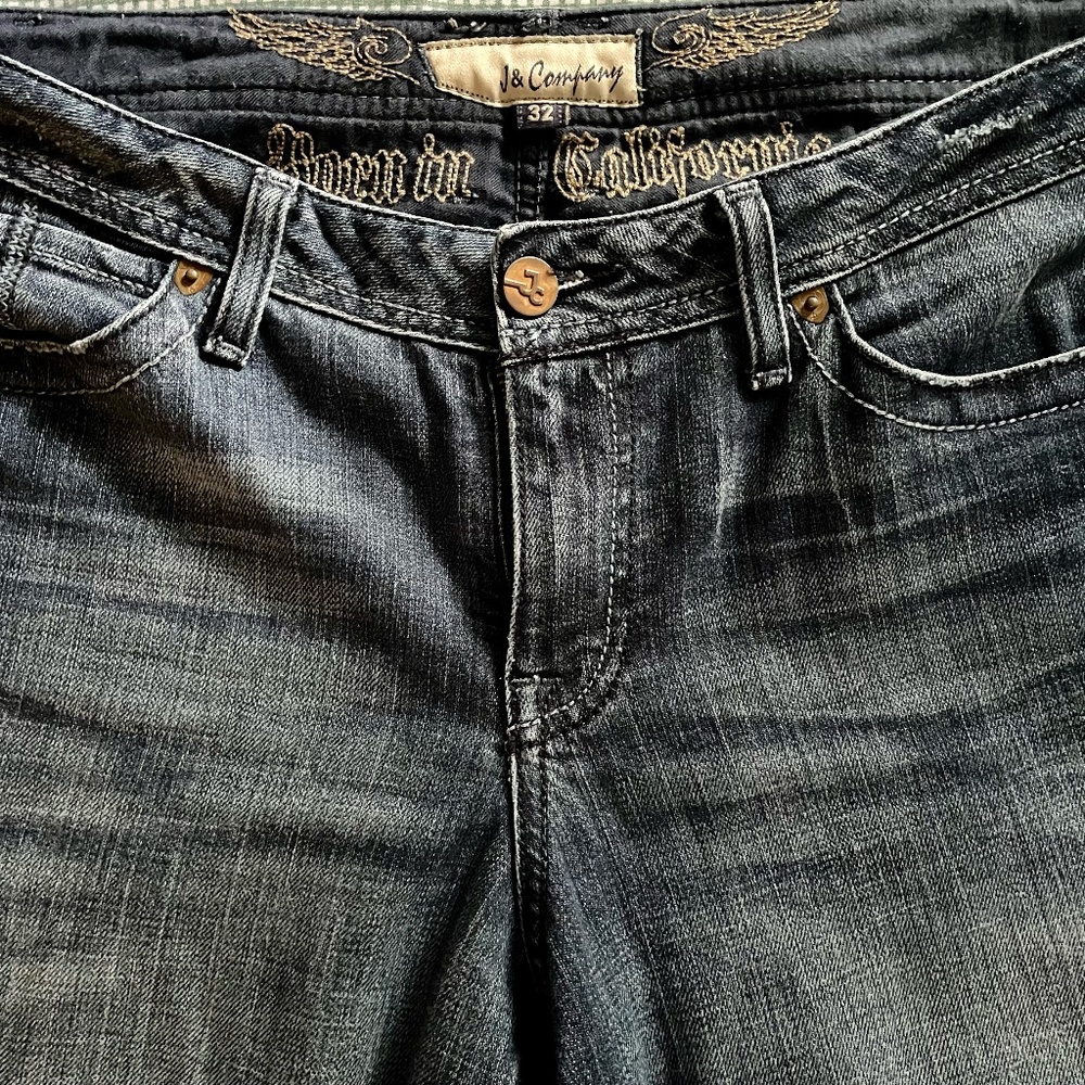 J & Company Women's Beverly Jeans - Size 32 - Like New